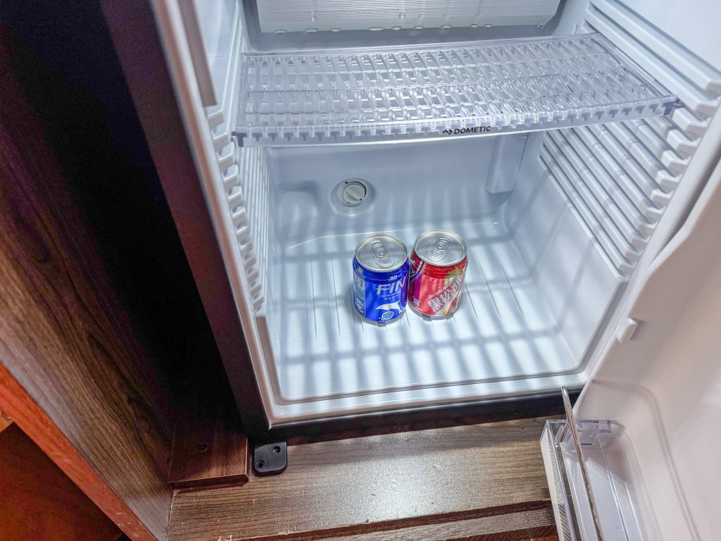 飯店內贈附飲料FIN和沙士